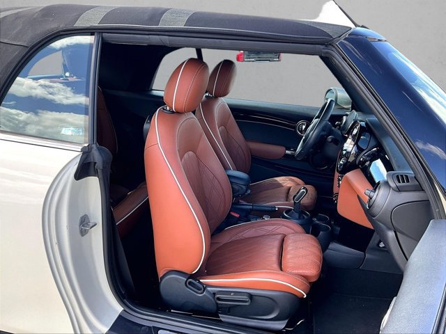 Used 2023 MINI Cooper Convertible w/ Signature Upholstery Package FWD image 9