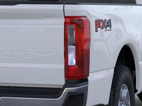 New 2026 Ford F350 XLT w/ FX4 Off-Road Package AWD/4WD image 21