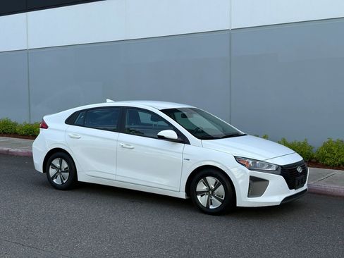 Used 2018 Hyundai Ioniq Blue FWD image 6