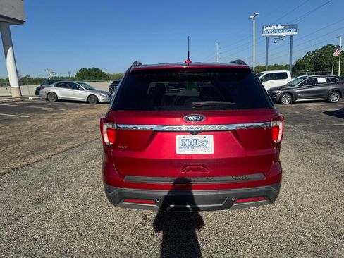 Used 2019 Ford Explorer XLT w/ Equipment Group 201A FWD image 11