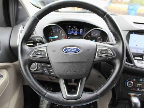 Used 2017 Ford Escape Titanium FWD image 16