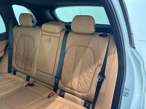 Used 2026 BMW X5 xDrive40i w/ M Sport Package AWD/4WD image 41