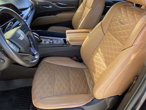 Certified 2023 Cadillac Escalade Premium Luxury image 20