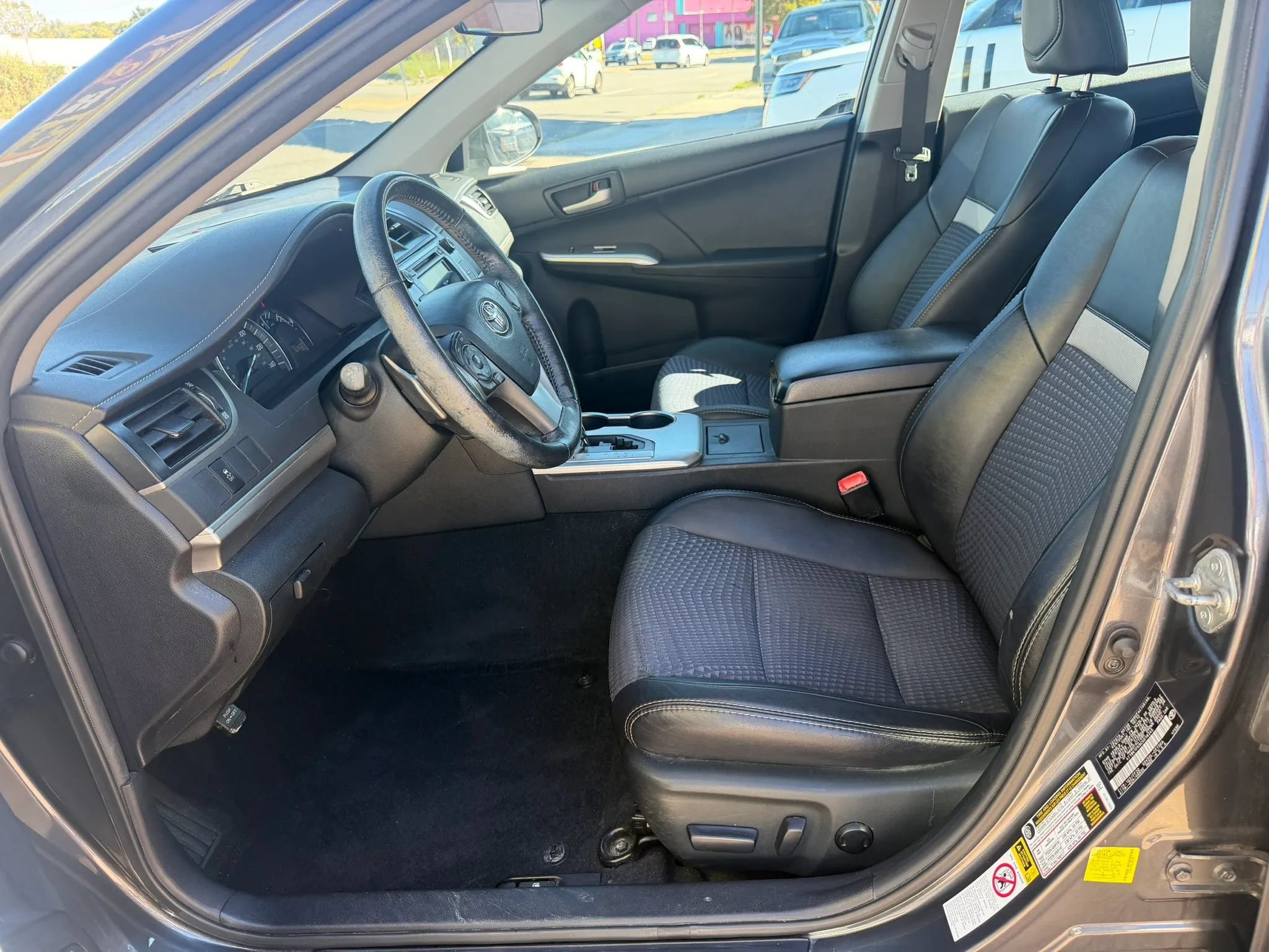 Used 2012 Toyota Camry SE FWD image 17
