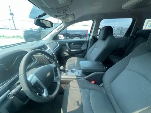 Used 2017 Chevrolet Traverse LT w/ Traveler's Package FWD image 21