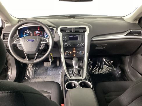 Used 2014 Ford Fusion SE FWD image 17