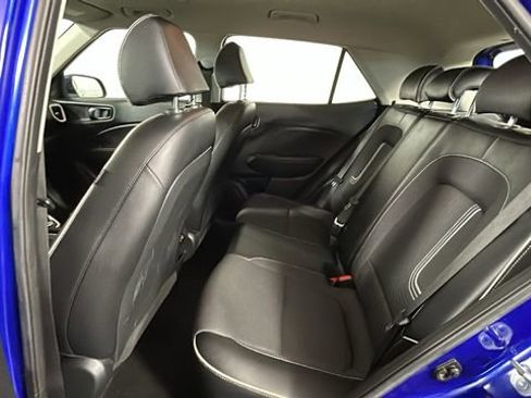 Used 2024 Hyundai Venue Limited FWD image 26