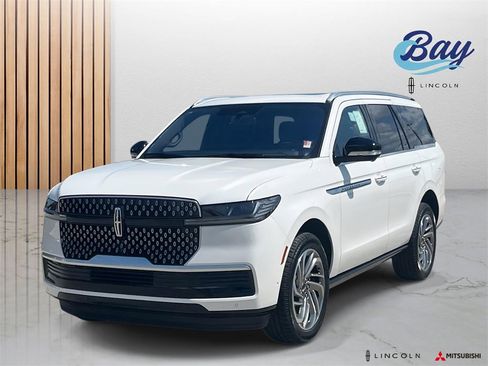 New 2025 Lincoln Navigator Reserve image 1