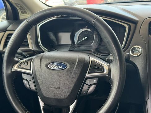 Used 2019 Ford Fusion SE w/ Equipment Group 151A FWD image 9