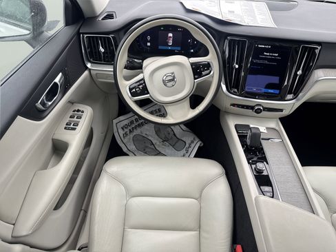Used 2023 Volvo S60 B5 Plus image 14
