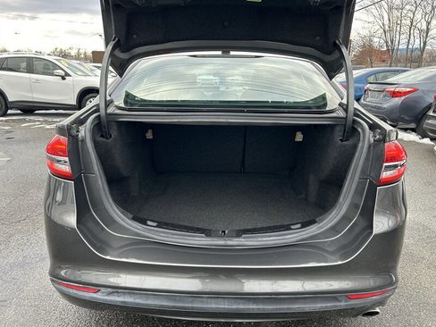 Used 2017 Ford Fusion SE image 8