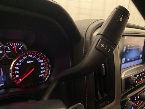 Used 2015 GMC Sierra 1500 SLT w/ SLT Crew Cab Value Package AWD/4WD image 31