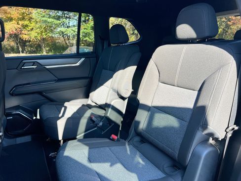 New 2026 GMC Acadia Elevation image 24