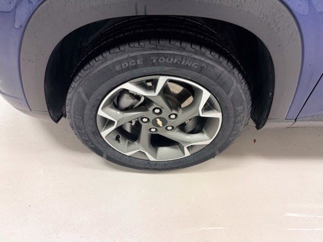 Certified 2024 Chevrolet Trax LT w/ Sunroof Package FWD image 17