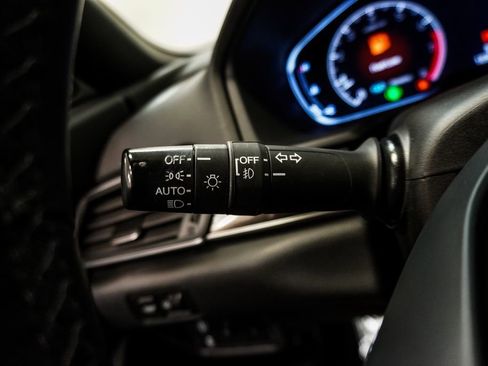 Used 2018 Honda Accord Sport image 19