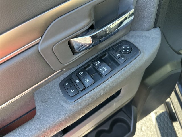 Used 2018 RAM 1500 SLT AWD/4WD image 19
