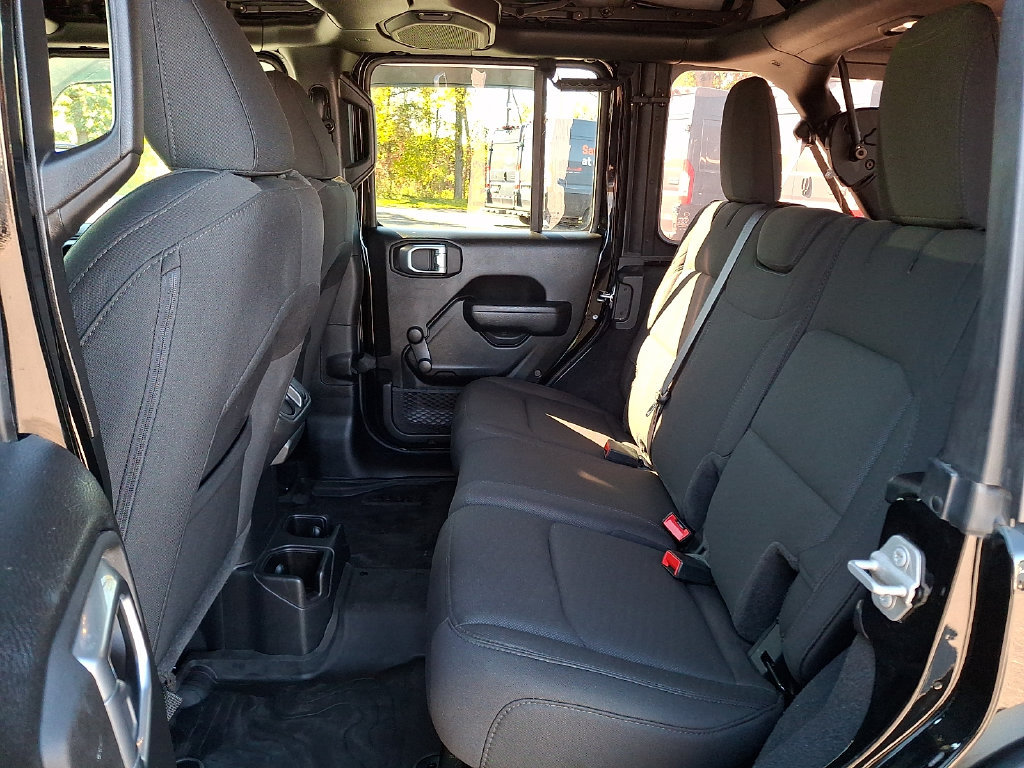 Used 2023 Jeep Wrangler Unlimited Sport AWD/4WD image 13