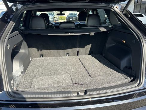 Certified 2022 Volkswagen Atlas Cross Sport SE image 23