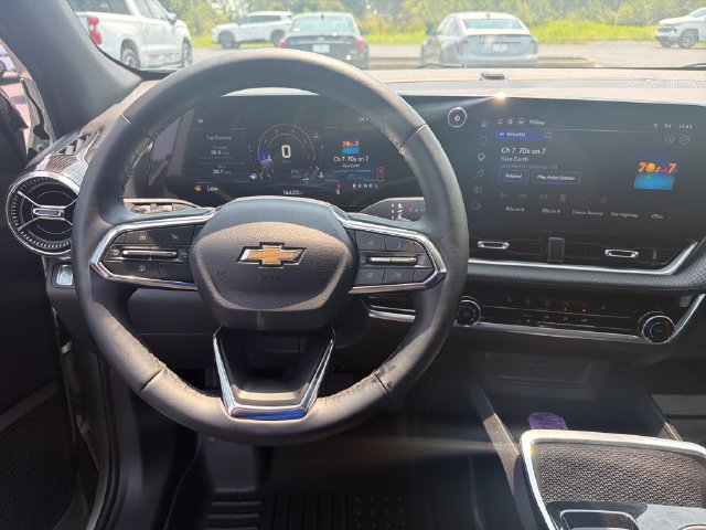 Used 2026 Chevrolet Equinox LT FWD image 16