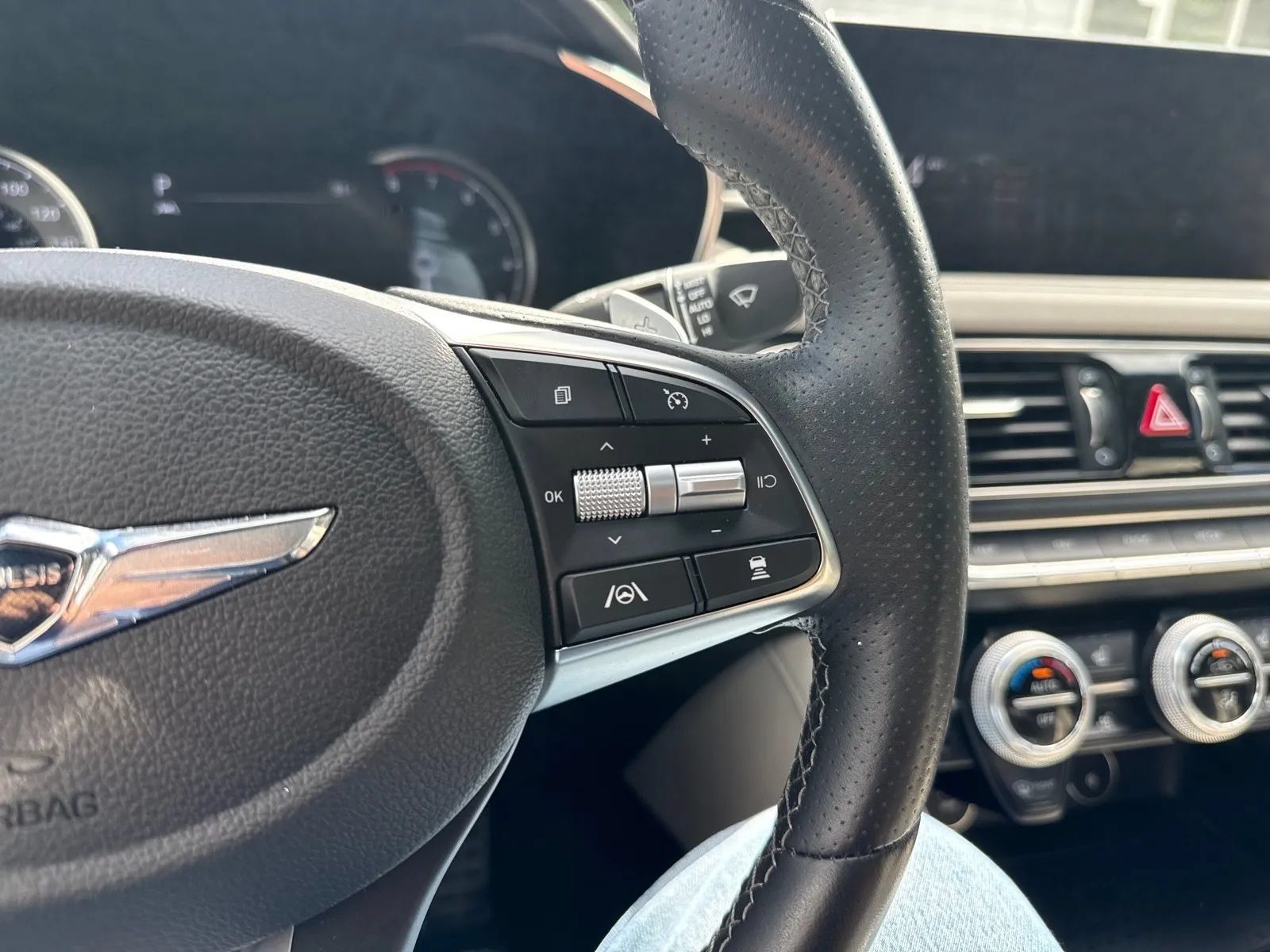 Used 2022 Genesis G70 3.3T RWD image 18
