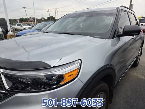 Used 2023 Ford Explorer XLT w/ Equipment Group 202A AWD/4WD image 4
