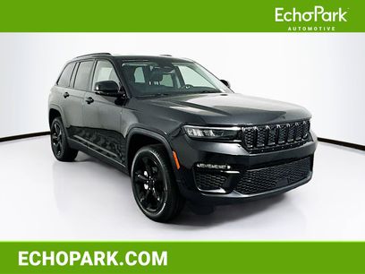 Used 2023 Jeep Grand Cherokee Limited w/ Black Appearance Package