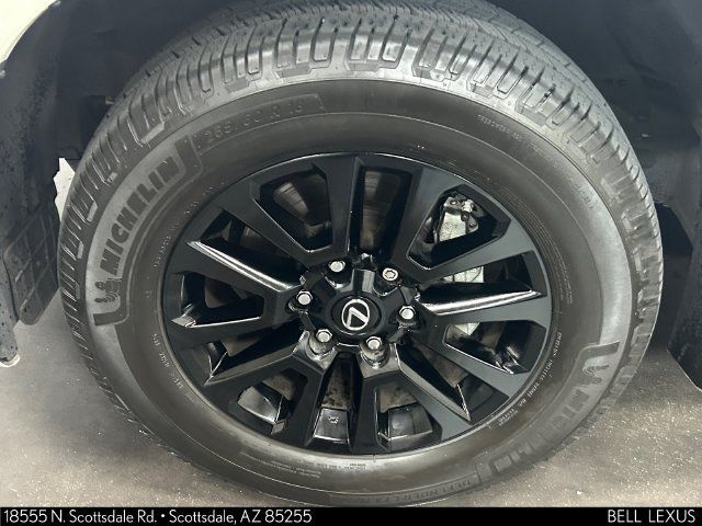 Used 2023 Lexus GX 460 w/ Black Line Special Edition AWD/4WD image 10