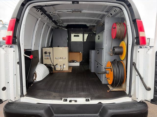 Used 2014 Chevrolet Express 2500 RWD image 42