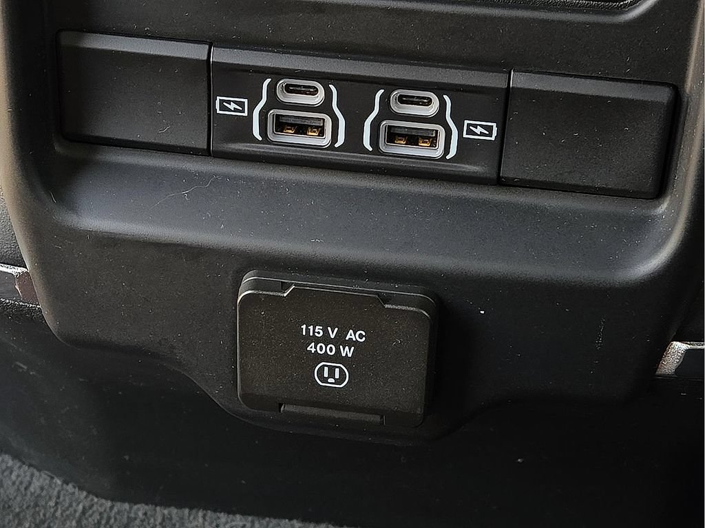 Used 2023 RAM 1500 Laramie AWD/4WD image 9