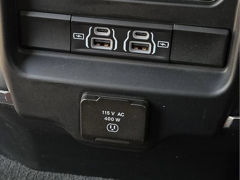 Used 2023 RAM 1500 Laramie AWD/4WD image 9