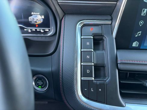 Used 2024 Chevrolet Suburban RST w/ Luxury Package AWD/4WD image 10