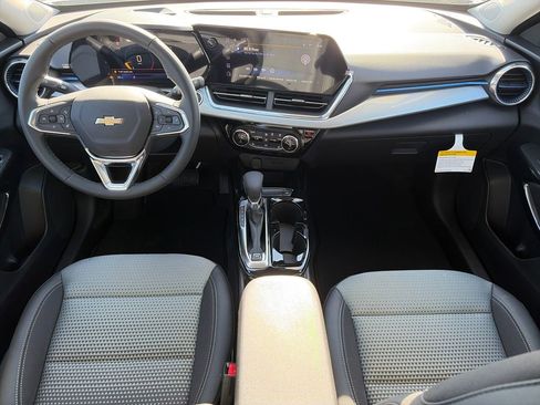New 2026 Chevrolet Trax LT w/ Driver Confidence Package FWD image 10