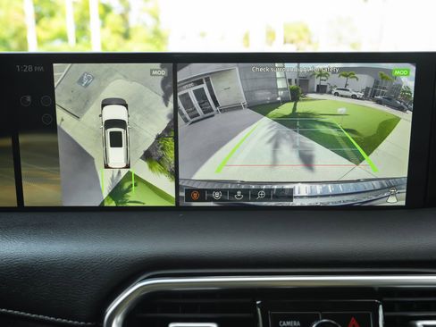 Used 2025 Nissan Armada Platinum image 15