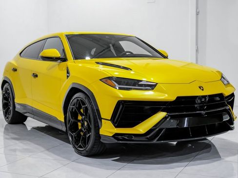 Used 2024 Lamborghini Urus Performante image 3