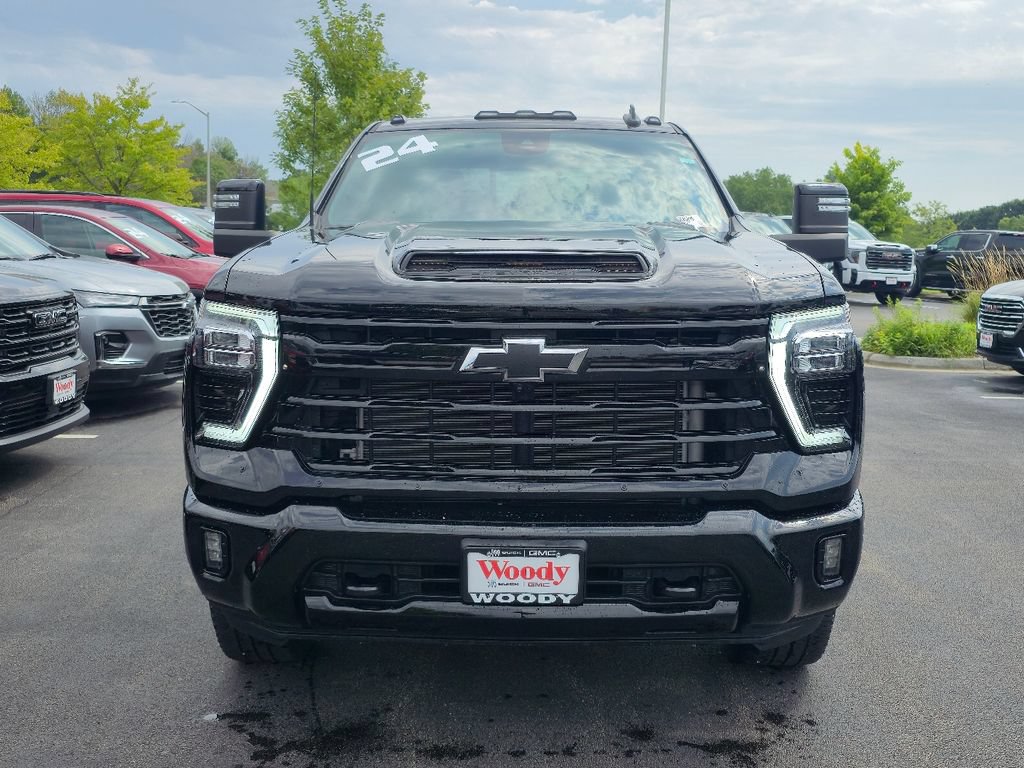 Certified 2024 Chevrolet Silverado 3500 LT w/ Midnight Edition AWD/4WD image 4