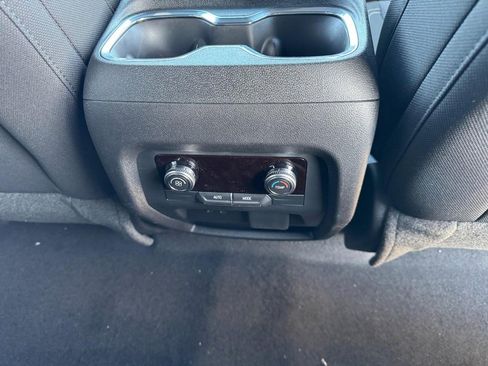 New 2026 GMC Acadia Elevation image 15