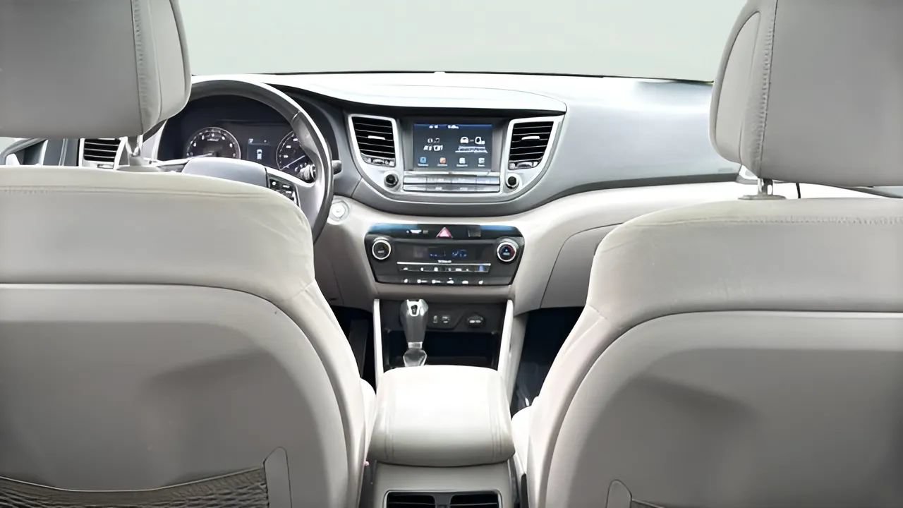 Used 2018 Hyundai Tucson Value AWD/4WD image 12