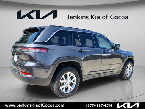 Used 2022 Jeep Grand Cherokee Limited AWD/4WD image 4