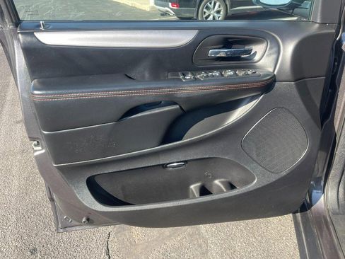 Used 2019 Dodge Grand Caravan GT image 20