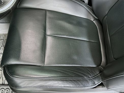 Used 2022 Jeep Grand Cherokee Overland w/ Luxury Tech Group IV image 20