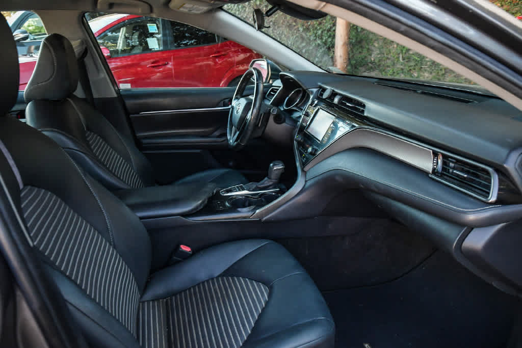 Used 2019 Toyota Camry SE w/ Protection Package (Q2) FWD image 15