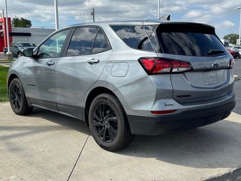 Used 2023 Chevrolet Equinox LS w/ LS Convenience Package image 4
