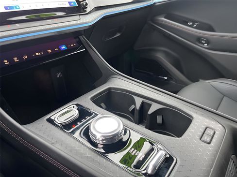 Used 2025 Jeep Wagoneer S Limited image 19