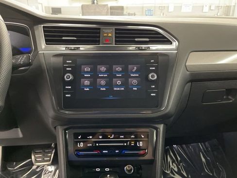 Used 2024 Volkswagen Tiguan SE R-Line AWD/4WD image 21