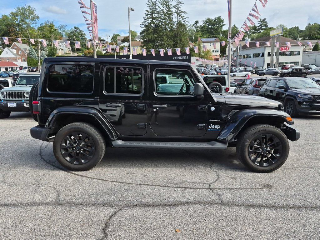 Used 2024 Jeep Wrangler Unlimited Sahara w/ Safety Group AWD/4WD image 4