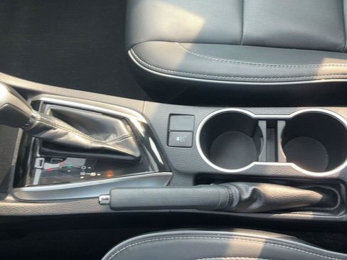 Used 2018 Toyota Corolla XLE FWD image 23
