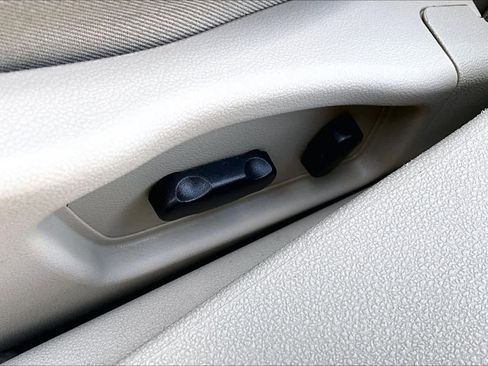 Used 2007 Saturn Aura XE w/ Premium Trim Pkg image 31