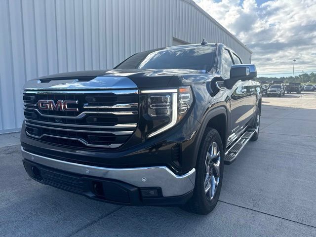 Used 2024 GMC Sierra 1500 SLT w/ SLT Premium Package AWD/4WD image 1