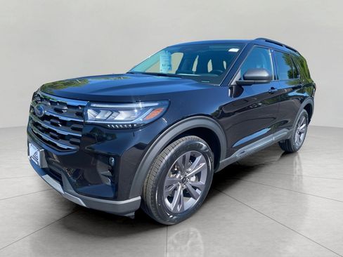 Certified 2025 Ford Explorer Active w/ Active Comfort Package AWD/4WD image 5