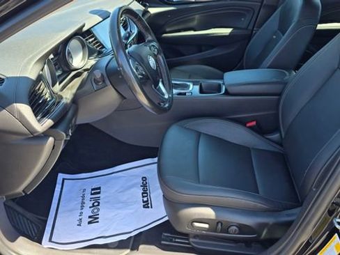 Used 2018 Buick Regal Essence image 9